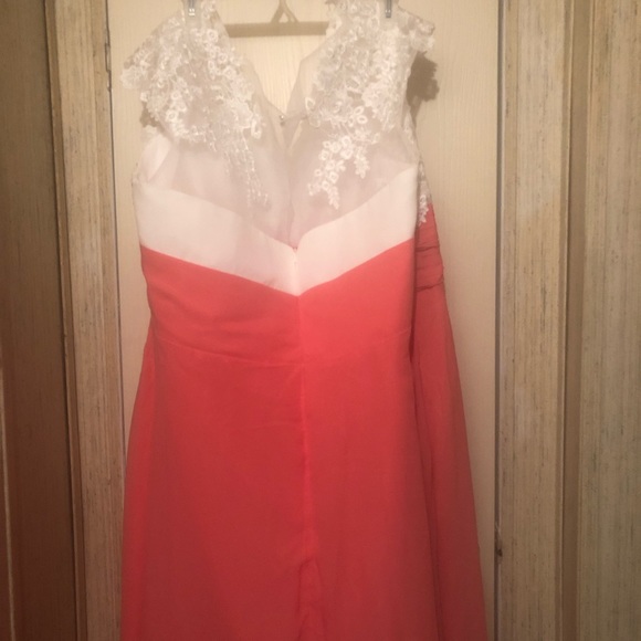 Coral Mother Of The Bride Dress with lace appliques. Tea length with pockets. - Picture 4 of 4